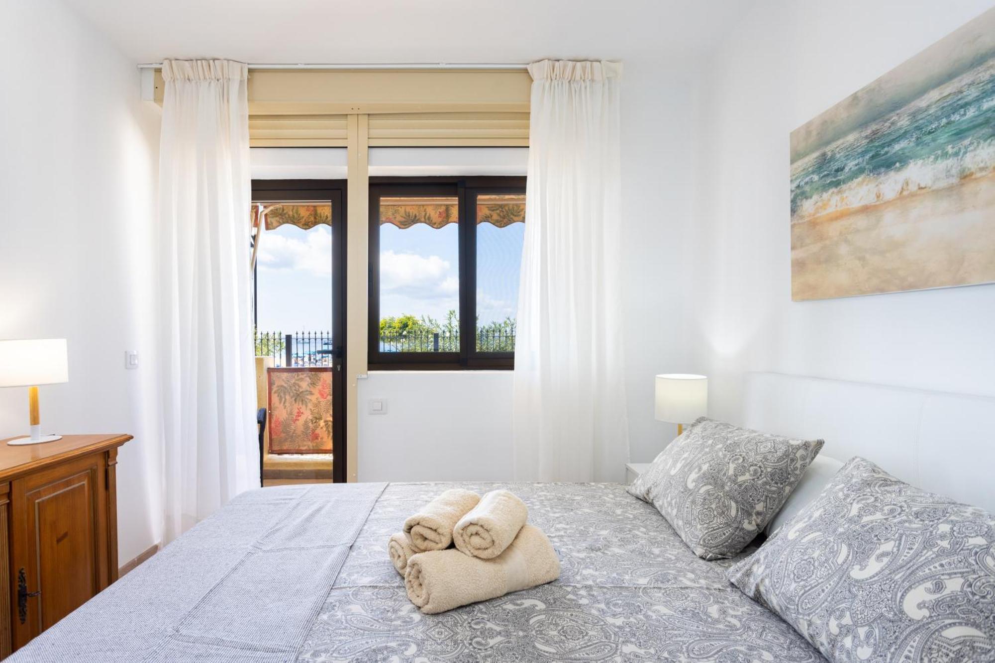 Frontline Playa Las Vistas With Pool, Parking, Sea ロスクリスティアーノス エクステリア 写真
